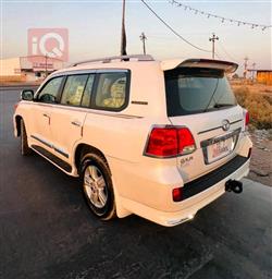 تۆیۆتا لاند کروزەر